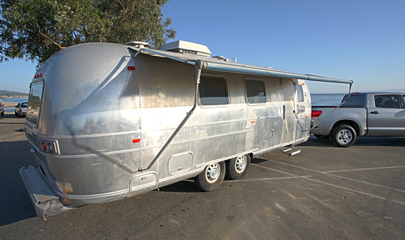 Exterior right side and awning